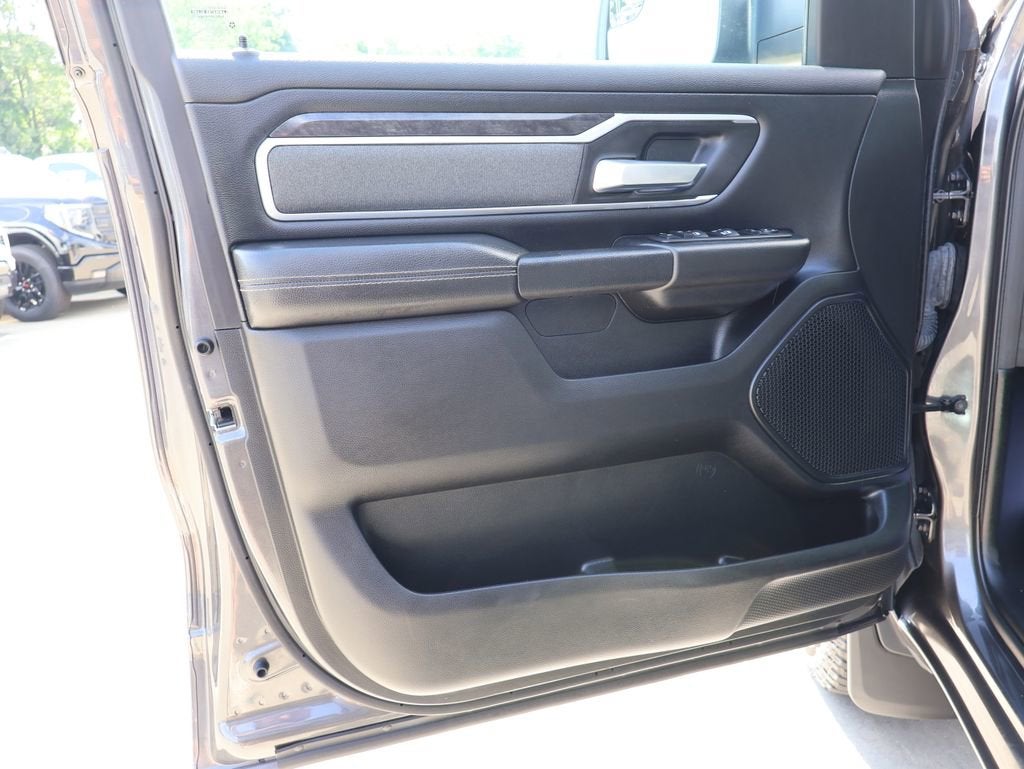 2022 RAM 1500 Big Horn Crew Cab 4x4 5'7" Box