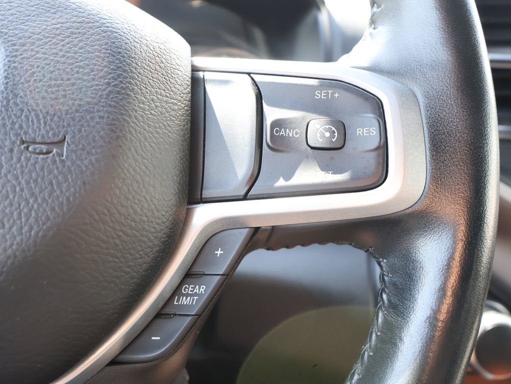 2022 RAM 1500 Big Horn Crew Cab 4x4 5'7" Box