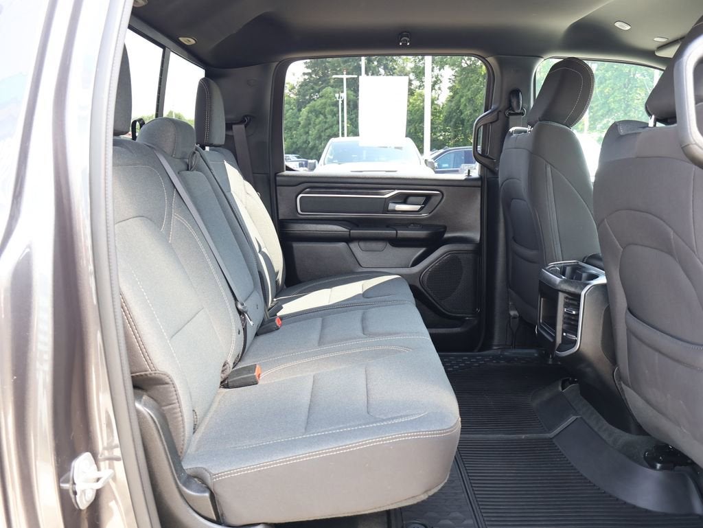 2022 RAM 1500 Big Horn Crew Cab 4x4 5'7" Box