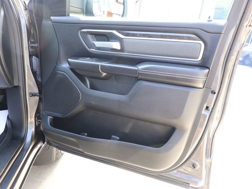 2022 RAM 1500 Big Horn Crew Cab 4x4 5'7" Box