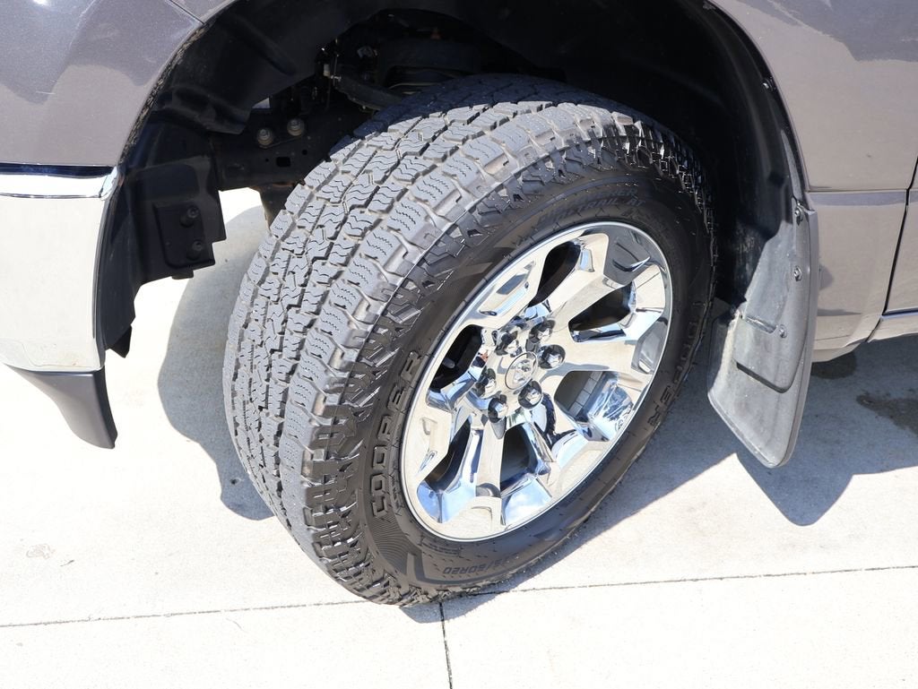 2022 RAM 1500 Big Horn Crew Cab 4x4 5'7" Box