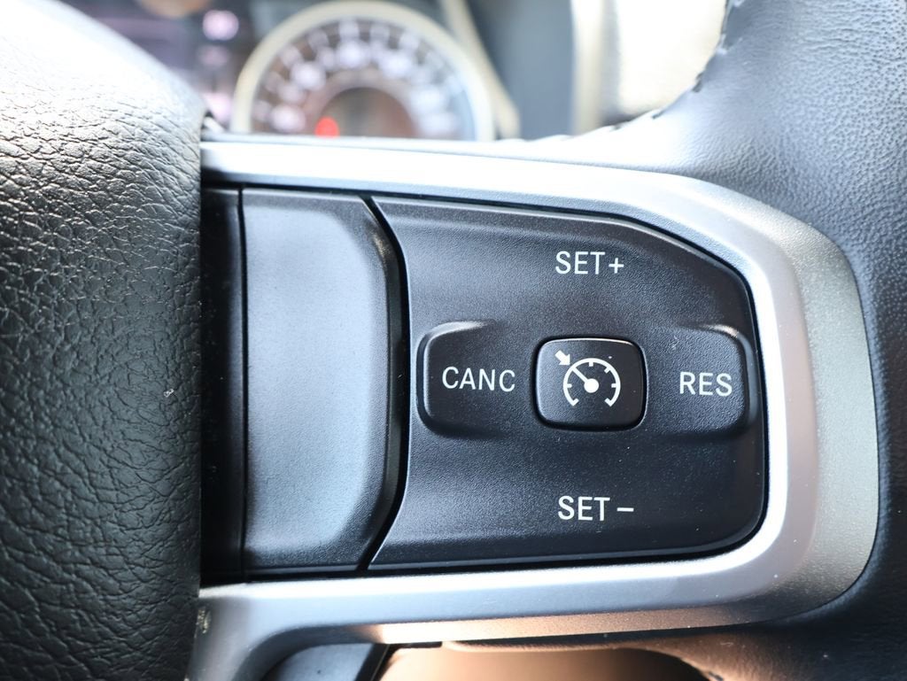 2021 RAM 1500 Big Horn Crew Cab 4x4 5'7" Box