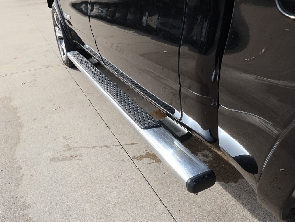 2021 RAM 1500 Laramie Crew Cab 4x4 5'7" Box