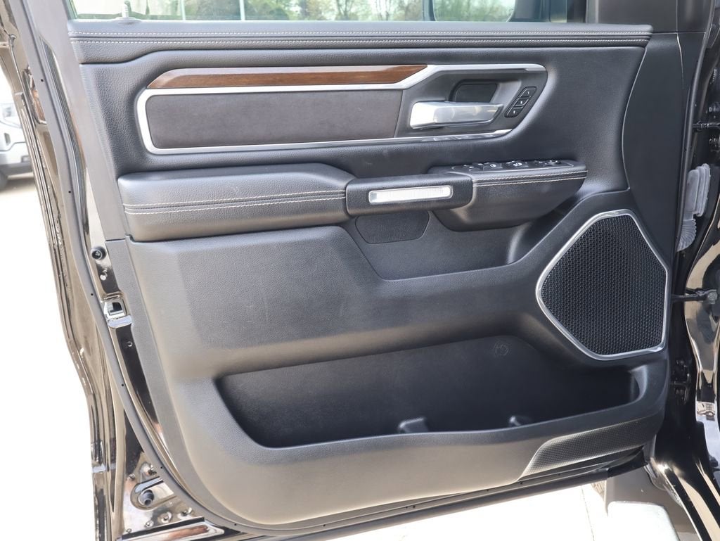 2021 RAM 1500 Laramie Crew Cab 4x4 5'7" Box