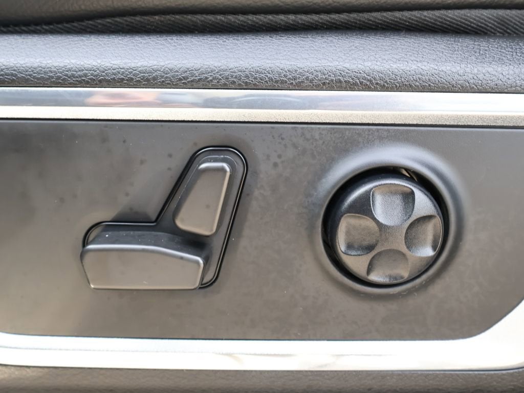 2021 RAM 1500 Laramie Crew Cab 4x4 5'7" Box