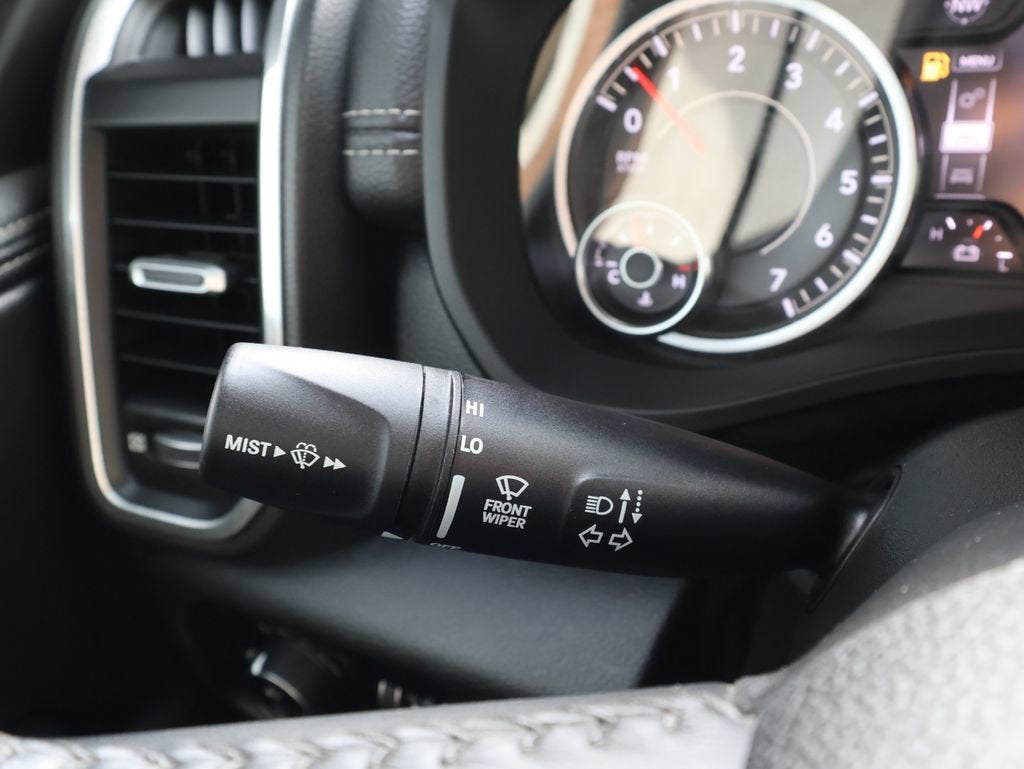 2021 RAM 1500 Laramie Crew Cab 4x4 5'7" Box