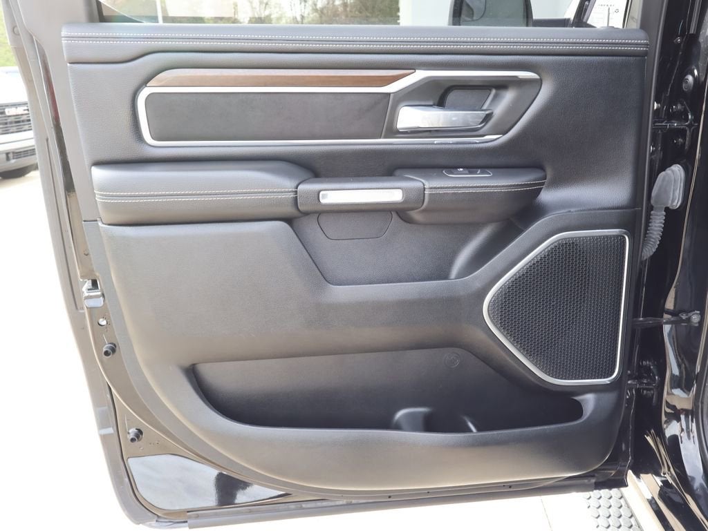 2021 RAM 1500 Laramie Crew Cab 4x4 5'7" Box