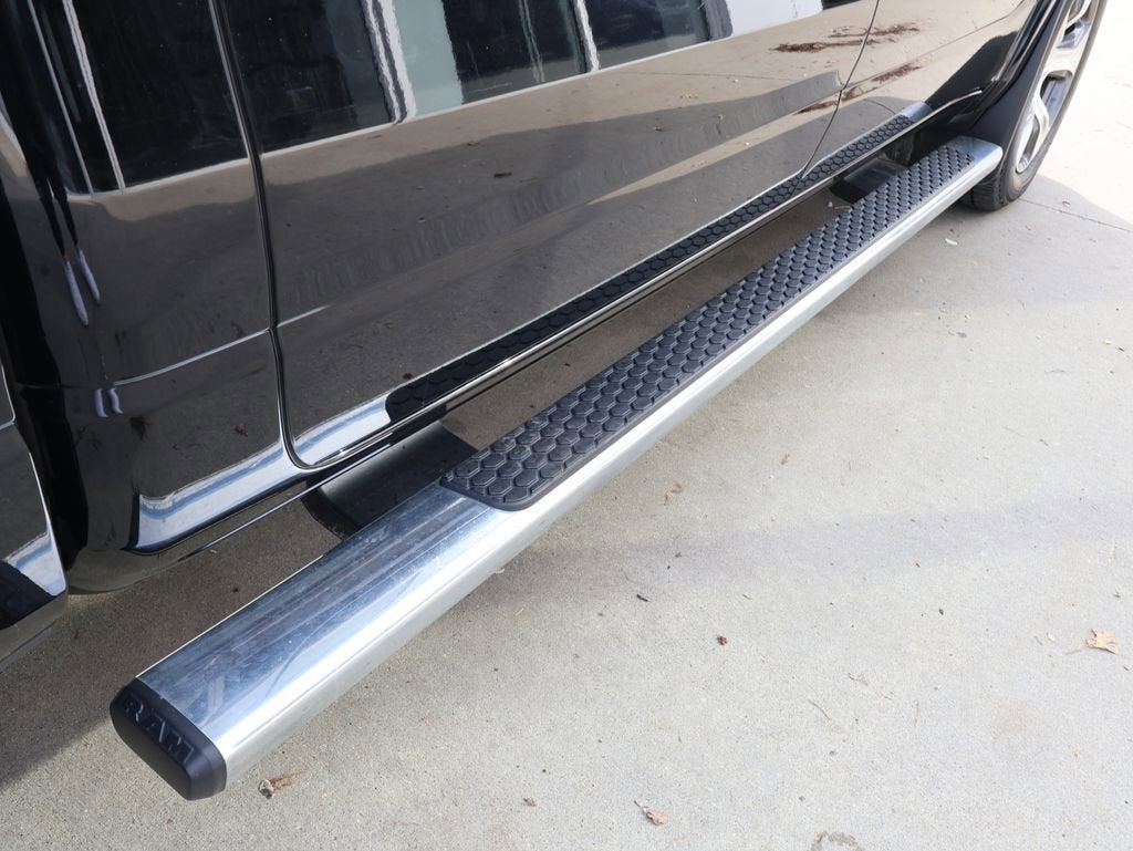 2021 RAM 1500 Laramie Crew Cab 4x4 5'7" Box