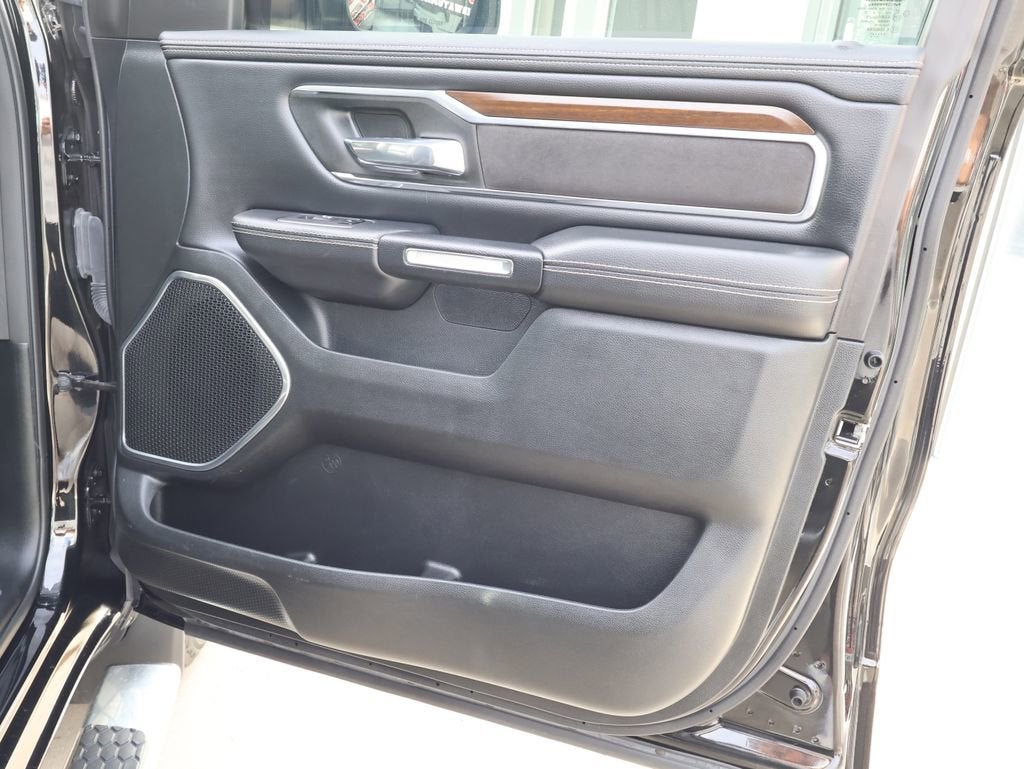 2021 RAM 1500 Laramie Crew Cab 4x4 5'7" Box