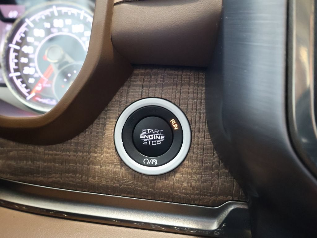 2019 RAM 1500 Longhorn Crew Cab 4x4 5'7" Box