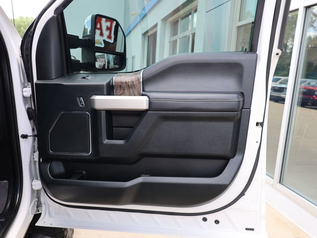 2017 Ford Super Duty F-250 SRW Lariat
