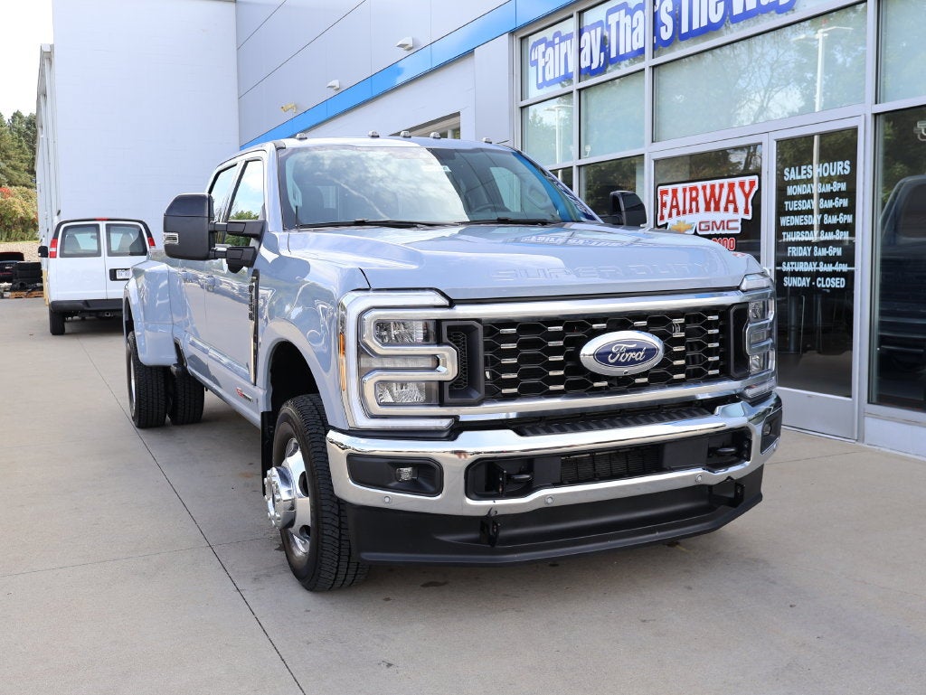 2025 Ford F-350 LARIAT