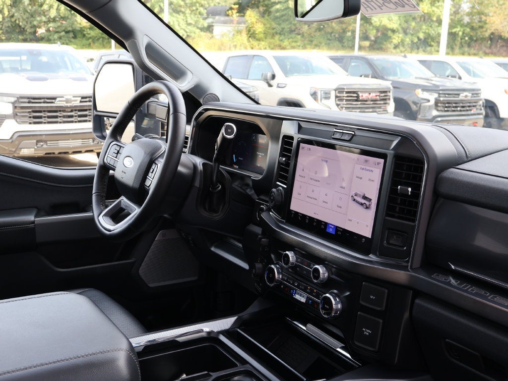 2025 Ford F-350 LARIAT