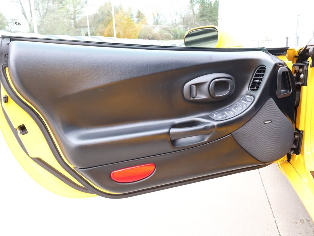 2002 Chevrolet Corvette 2dr Convertible