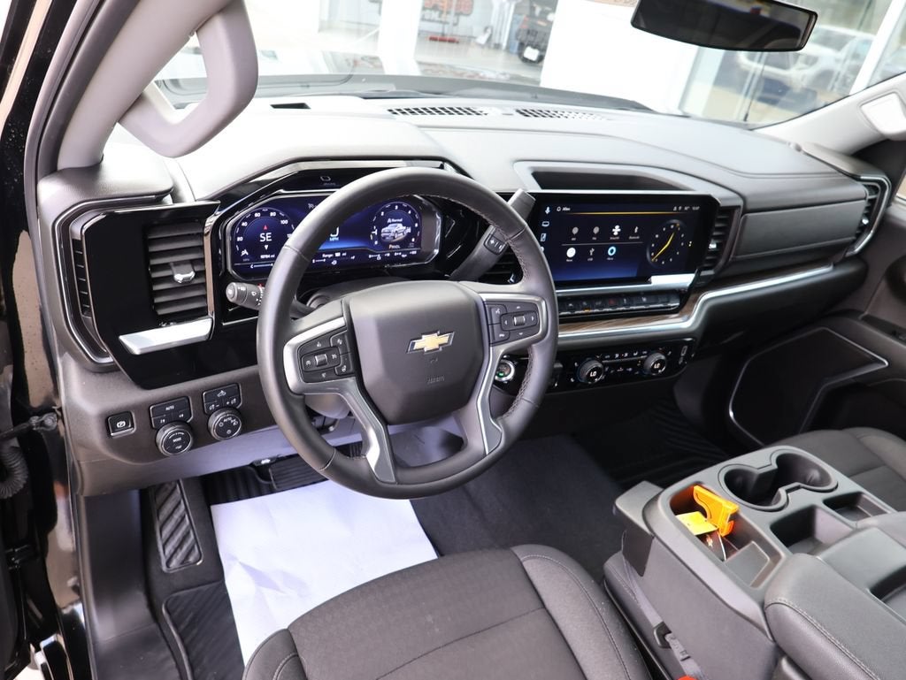 2025 Chevrolet Silverado 1500 LT (2FL)