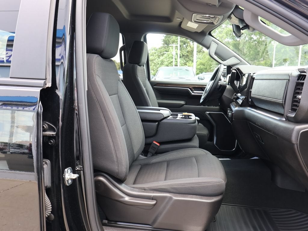 2025 Chevrolet Silverado 1500 LT (2FL)