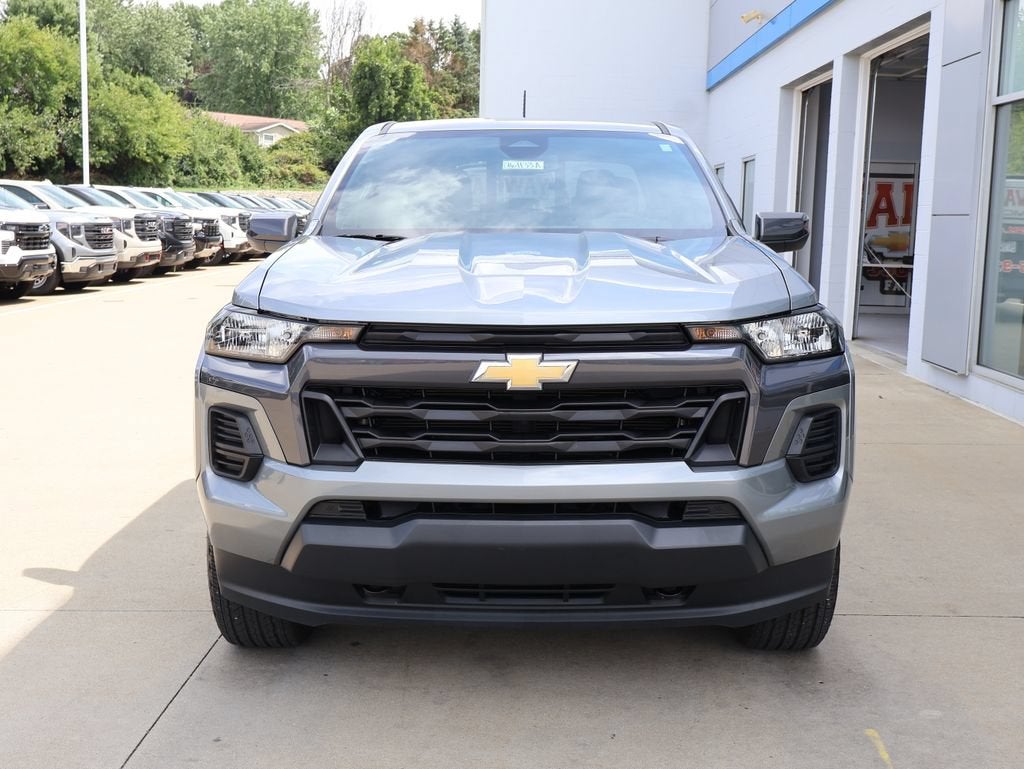 2025 Chevrolet Colorado WT/LT