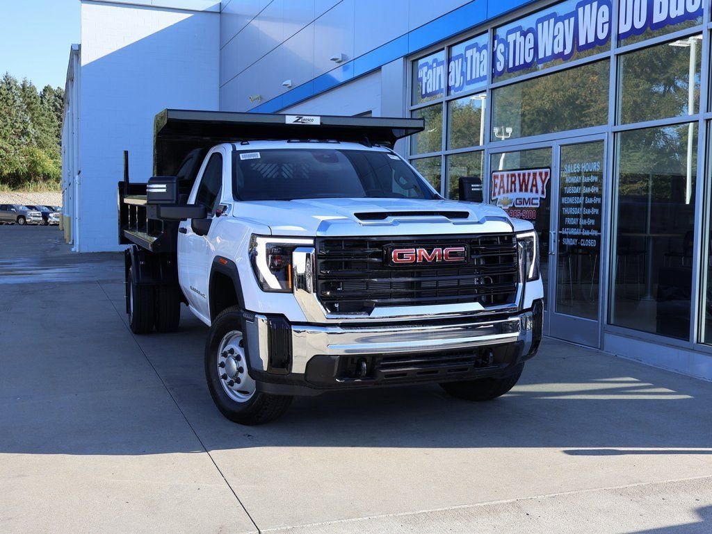 2025 GMC Sierra 3500 HD Chassis Cab Pro