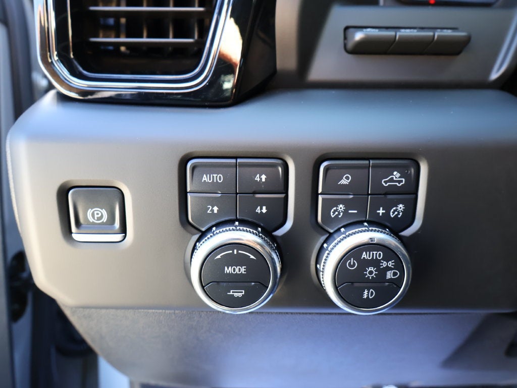 2025 GMC Sierra 3500 HD AT4