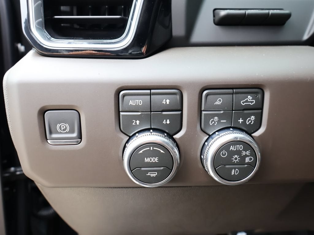 2026 GMC Sierra 3500 HD Denali DRW