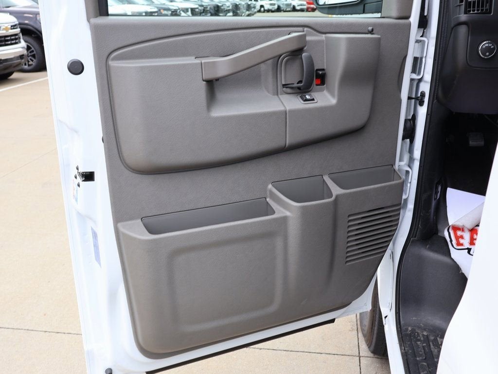 2025 GMC Savana Cargo Work Van