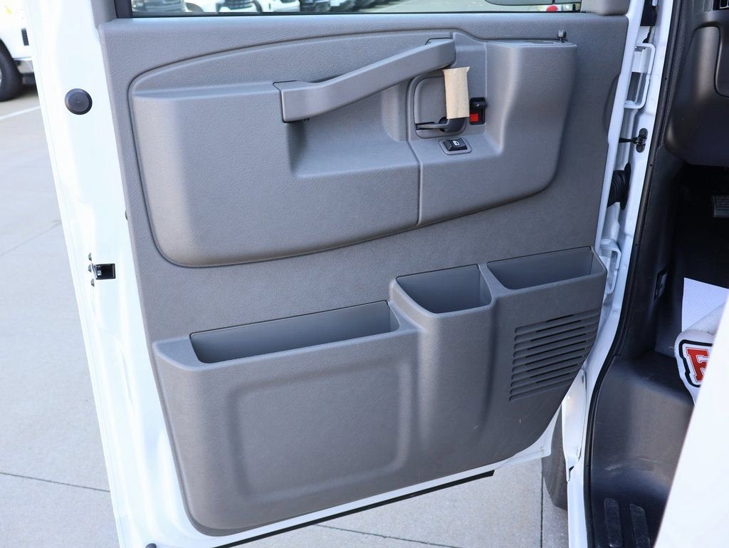 2025 GMC Savana Cargo Work Van