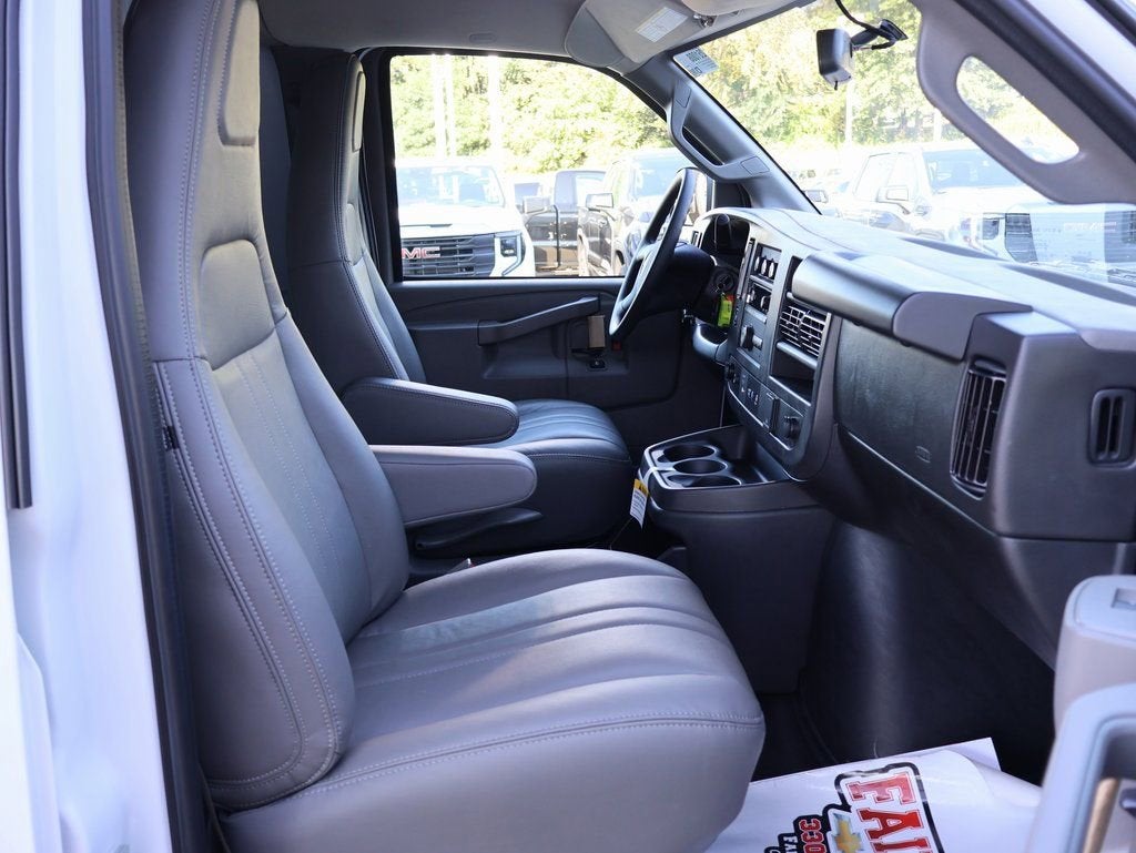 2025 GMC Savana Cargo Work Van