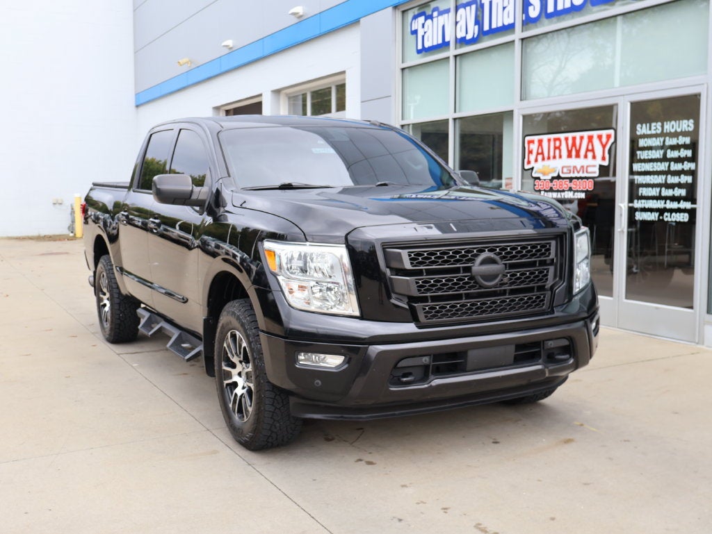 2021 Nissan TITAN Crew Cab SV 4x4