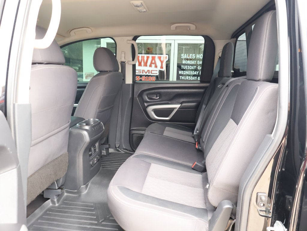 2021 Nissan TITAN Crew Cab SV 4x4