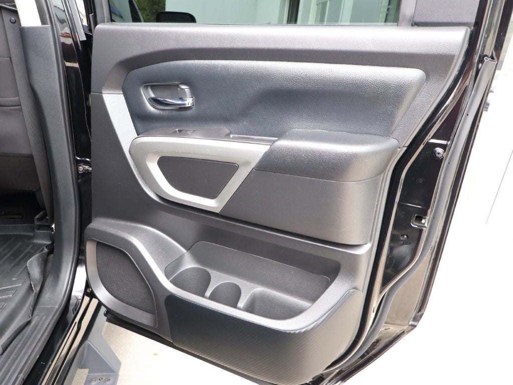 2021 Nissan TITAN Crew Cab SV 4x4