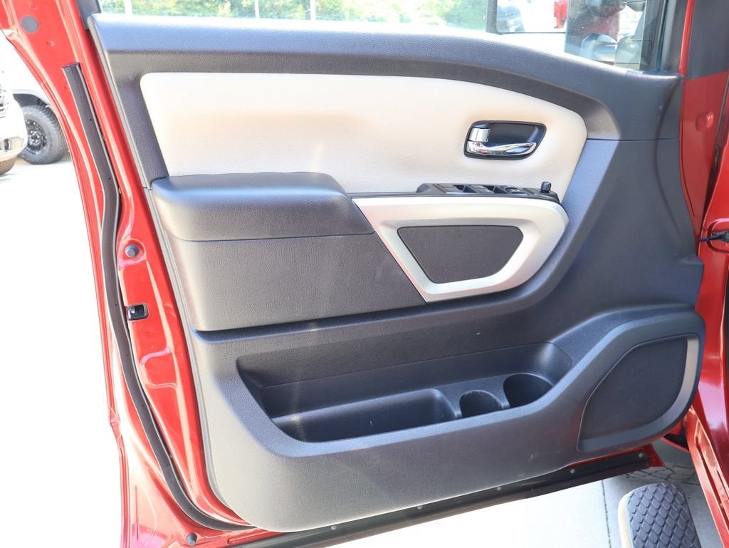 2017 Nissan TITAN XD SV Gas