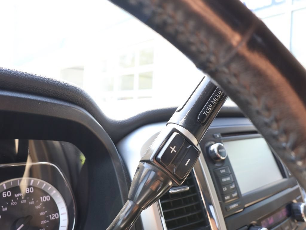 2017 Nissan TITAN XD SV Gas