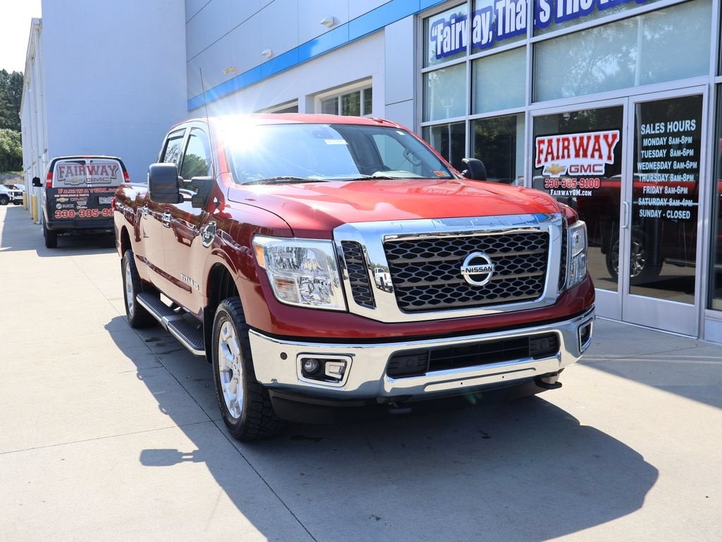 2017 Nissan TITAN XD SV Gas