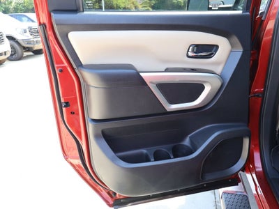 2017 Nissan TITAN XD SV Gas