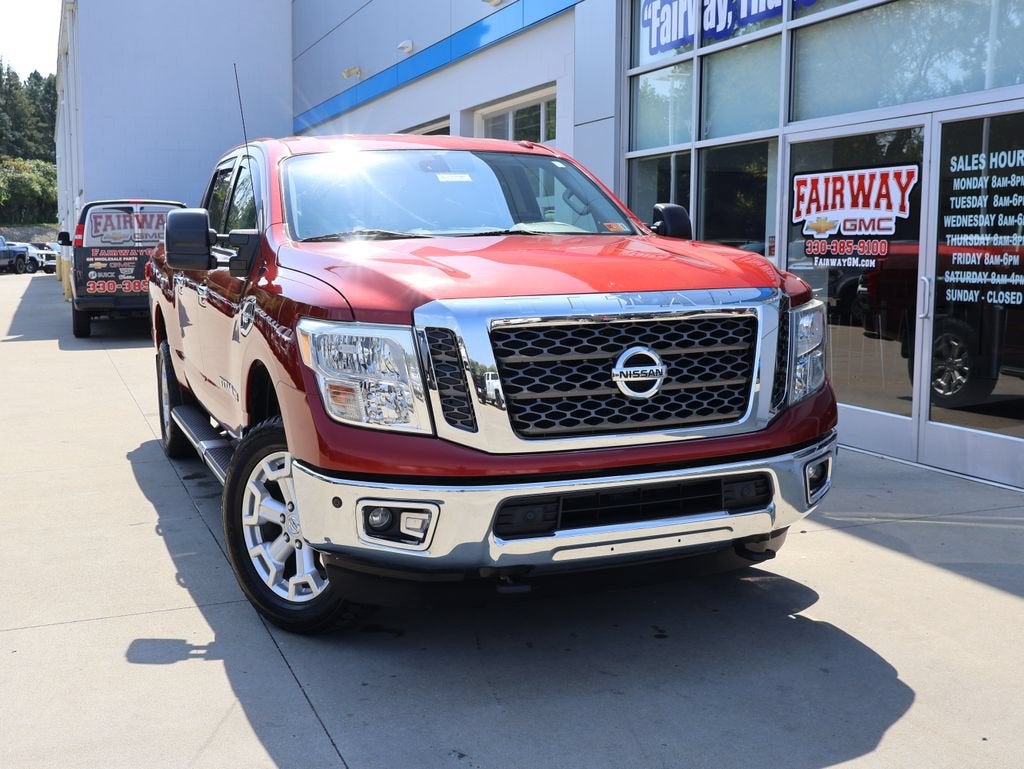 2017 Nissan TITAN XD SV Gas