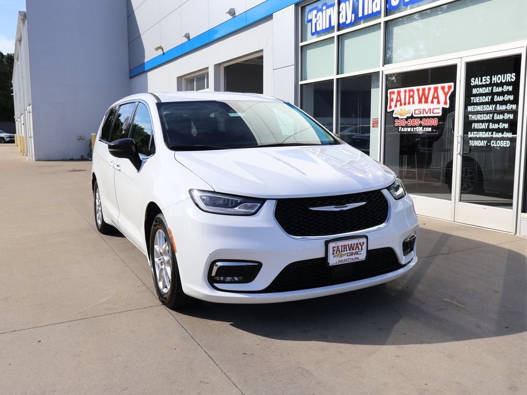 2024 Chrysler Pacifica Touring L