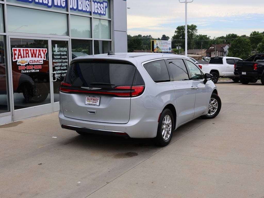 2024 Chrysler Pacifica Touring L