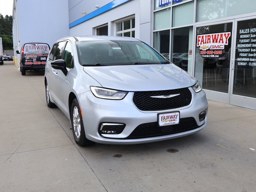 2024 Chrysler Pacifica Touring L
