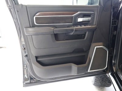 2022 RAM 2500 Laramie Crew Cab 4x4 6'4" Box