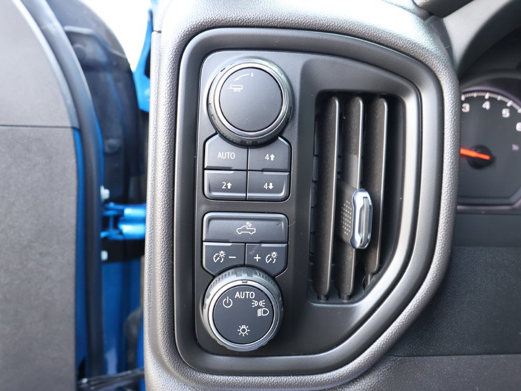 2024 Chevrolet Silverado 1500 Custom Trail Boss