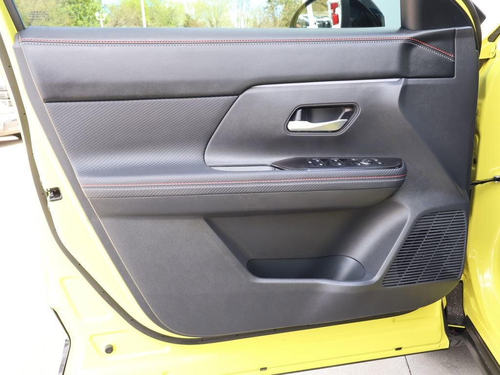 2025 Nissan Kicks SR Intelligent AWD