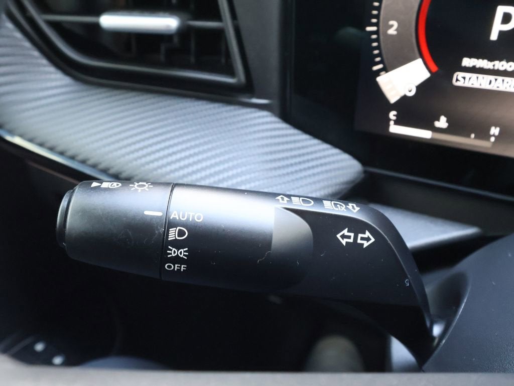 2025 Nissan Kicks SR Intelligent AWD