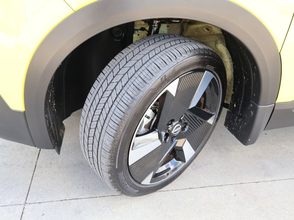 2025 Nissan Kicks SR Intelligent AWD