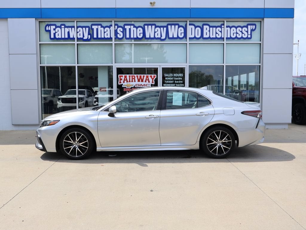 2022 Toyota Camry SE