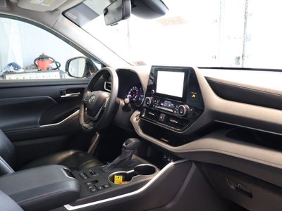 2024 Toyota Highlander XLE