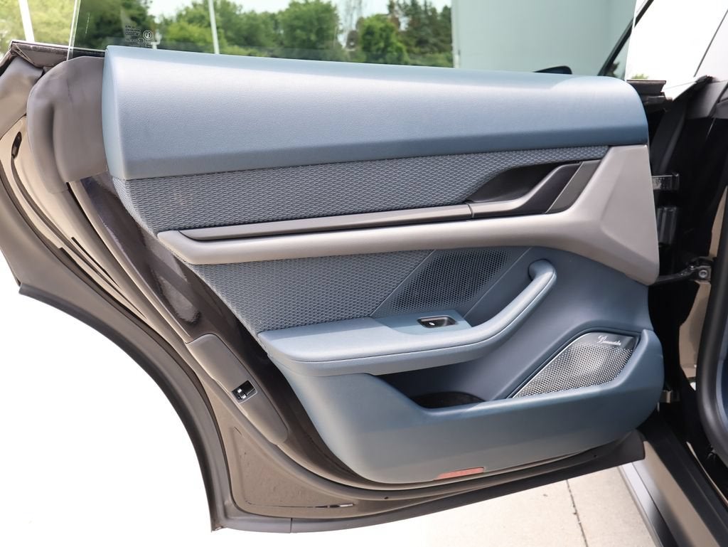 2024 Porsche Taycan Turbo