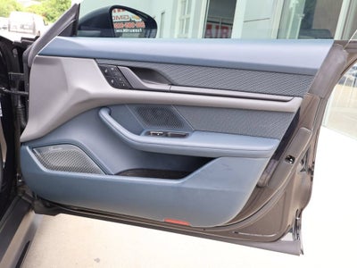 2024 Porsche Taycan Turbo