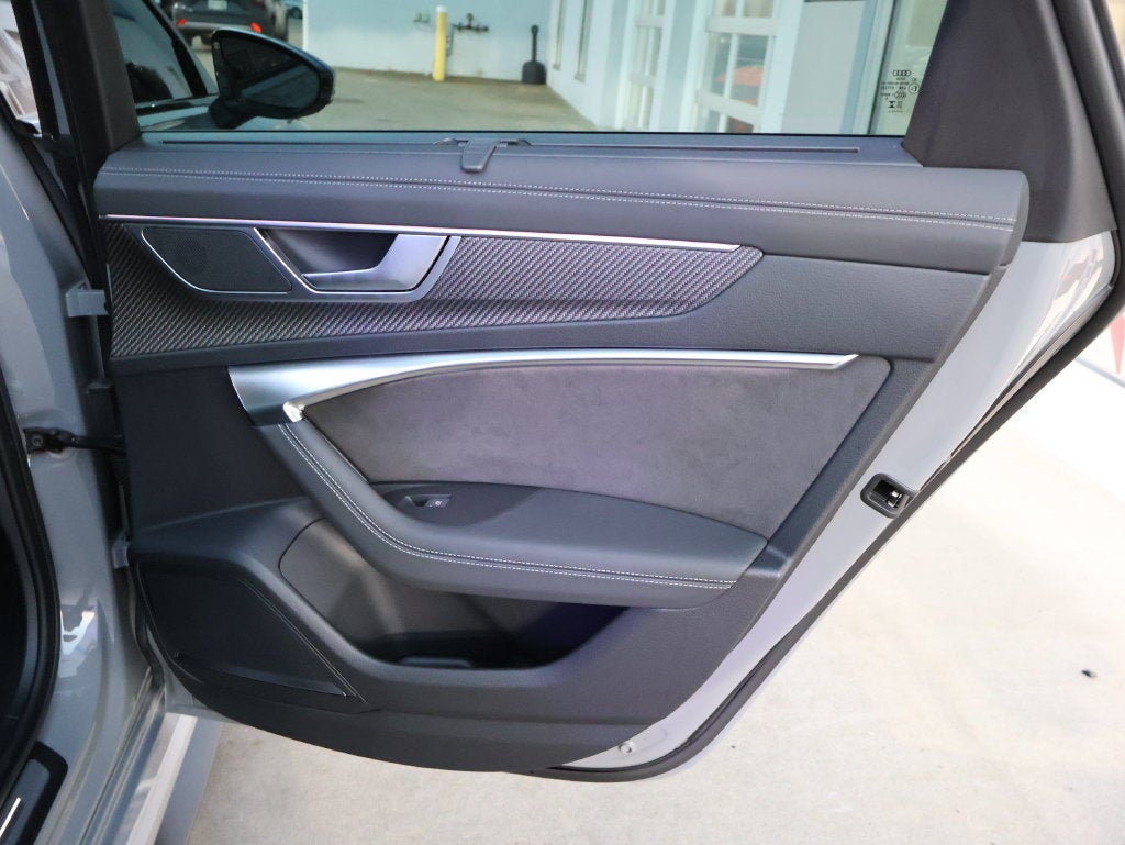 2025 Audi RS 6 Avant performance quattro tiptronic