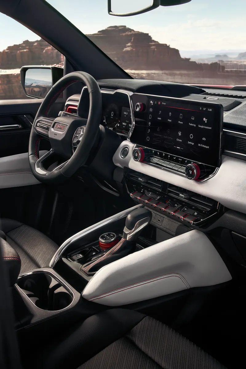 2026 GMC Canyon infotainment system at Fairway GMC in CALCUTTA OH